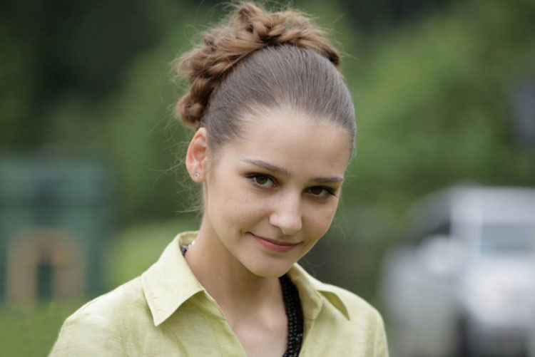 Известную российскую актрису "засекли" в Борисполе и не пустили в Украину (видео)