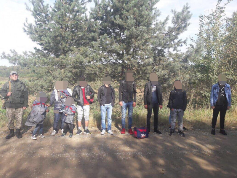 У Львівській обл. затримали 11 нелегалів з Туреччини