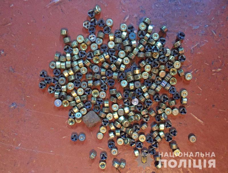 В Донецкой обл. в магазине штор производили боеприпасы