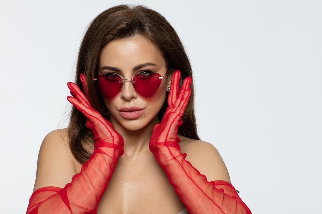 Такая, как раньше: Ани Лорак ошарашила фанатов помолодевшим видом (фото)