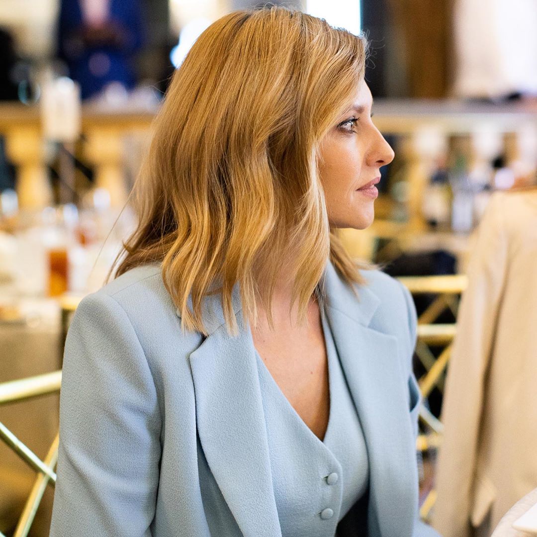 Леді ніжність: Олена Зеленська захопила невагомим образом в блакитних тонах