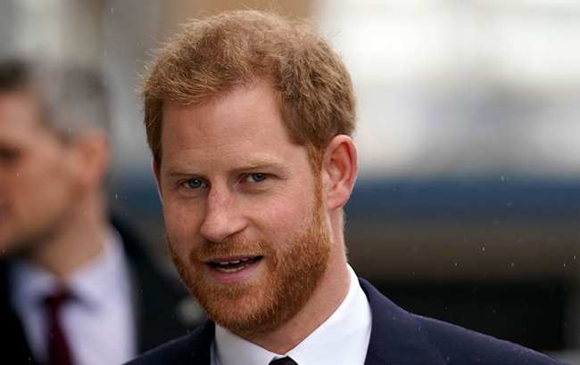 Принц Гарри всегда требует только одного в поездках: что в его райдере