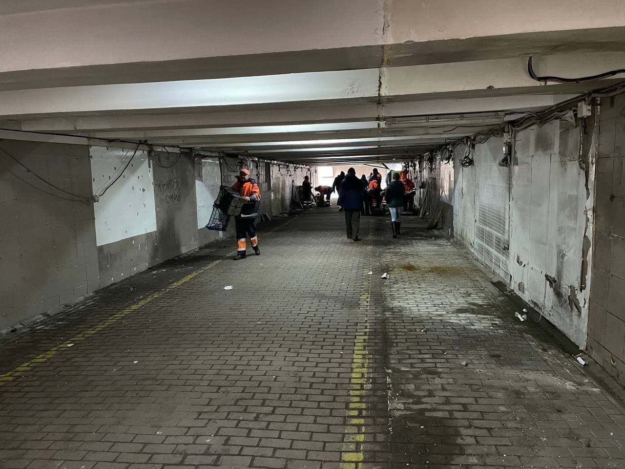 В переходах метро снесенные киоски заменяют на новые: свежие фото