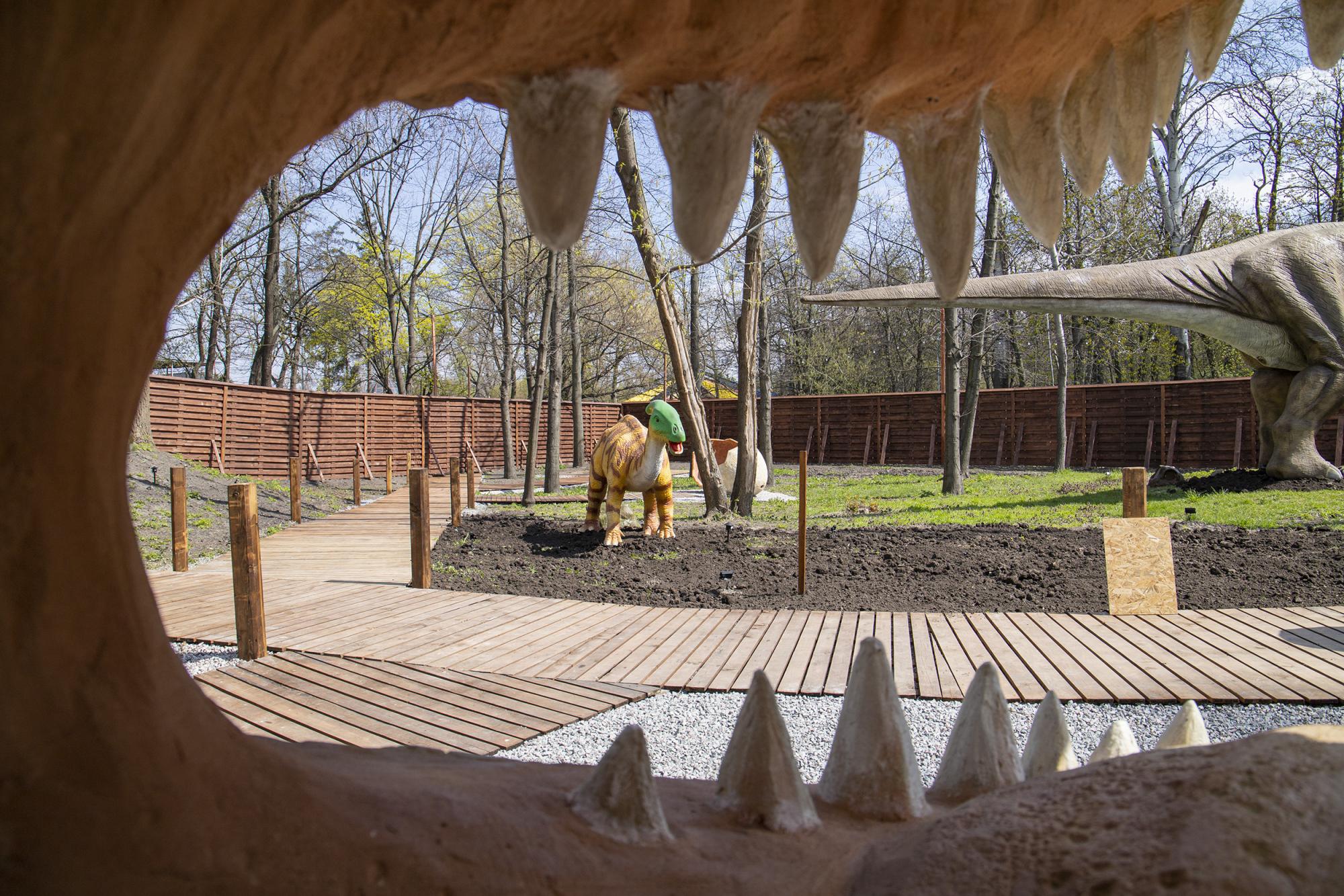 В Киеве появится самый большой парк с динозаврами в Украине: названа дата открытия