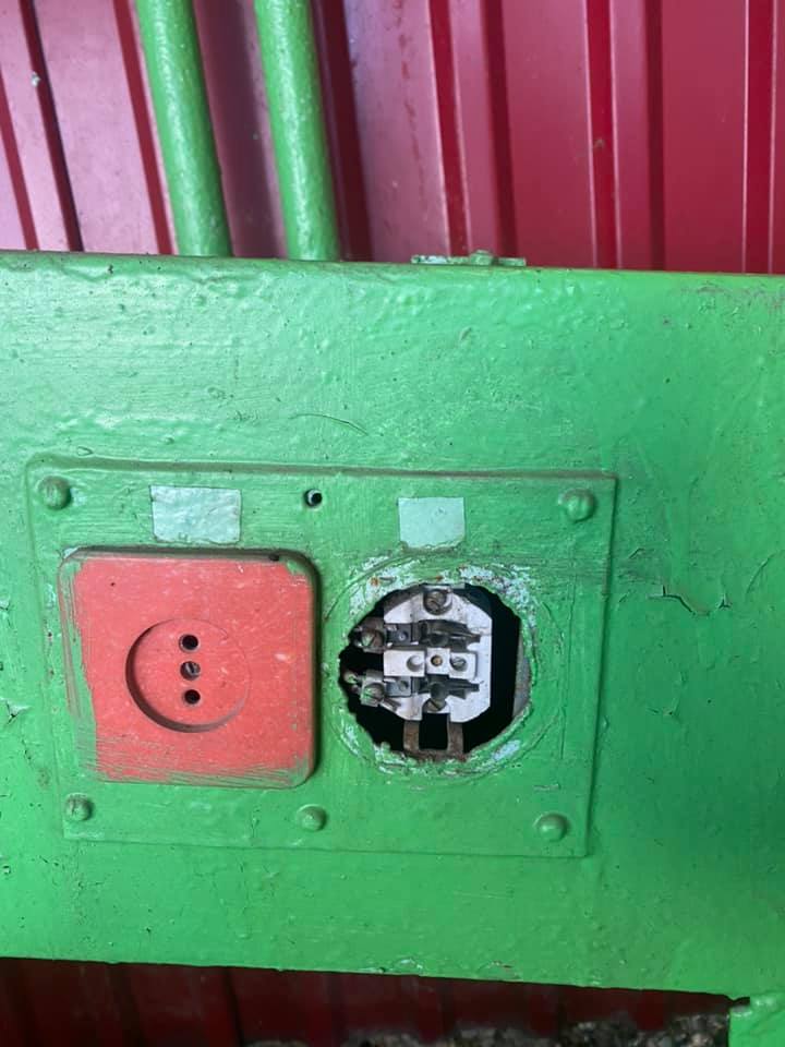 Пиво, сигареты и дихлофос: в сети показали детский оздоровительный лагерь в Одессе (фото)