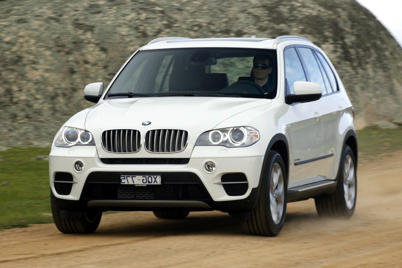 От Сузуки до Теслы: все машины Зеленского в фотографиях