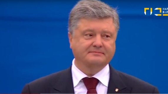 Петр Порошенко на параде в Киеве