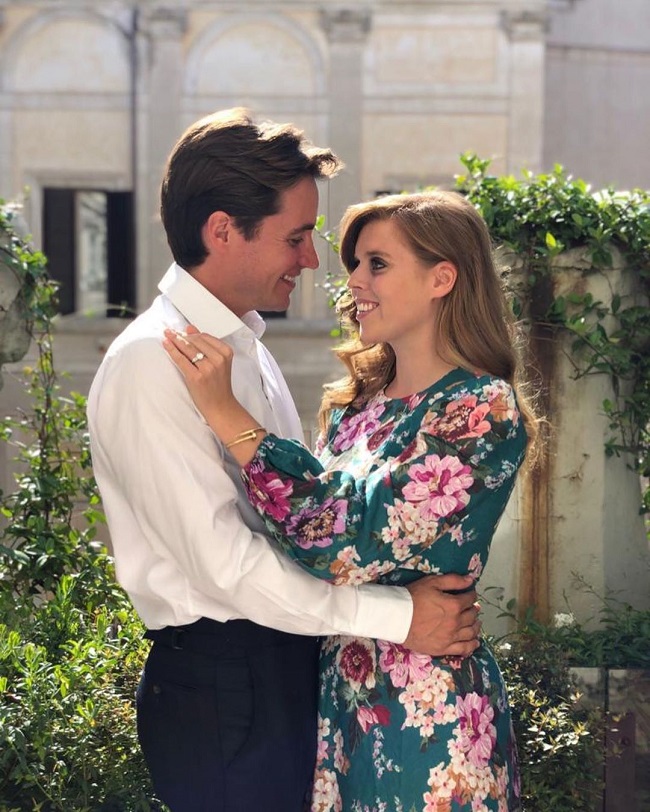 Елизавета II выдает внучку замуж за итальянского магната