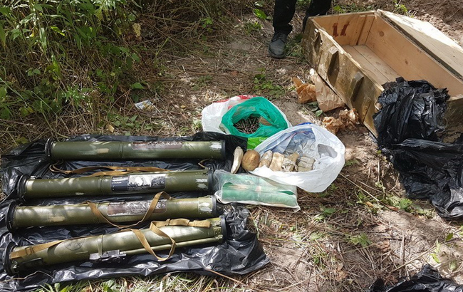 В Киеве СБУ изъяла арсенал оружия и боеприпасов