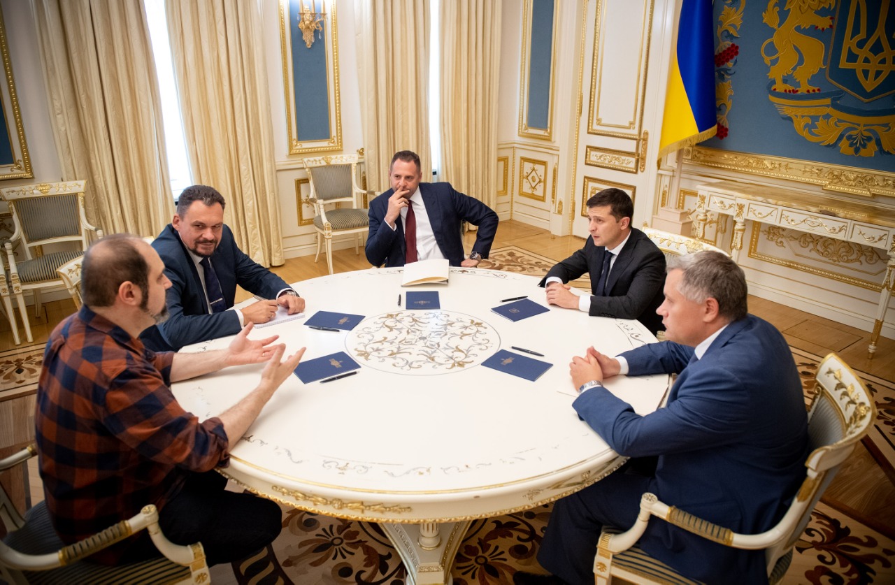 Мила Кунис в Киеве расхвалила Зеленского: появились фото