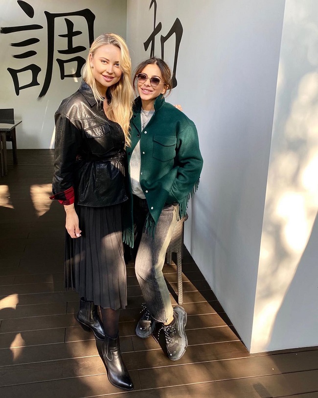 Ани Лорак приехала в Киев и прогулялась по Подолу (фото)