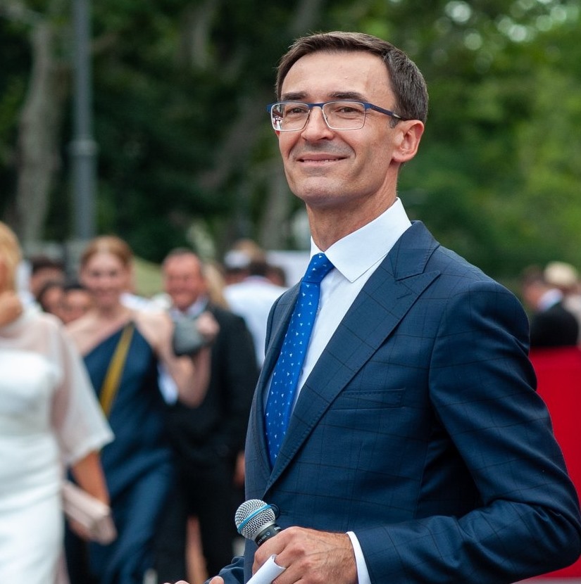 Известный телеведущий признался, как ради дочери избавился от вредной привычки