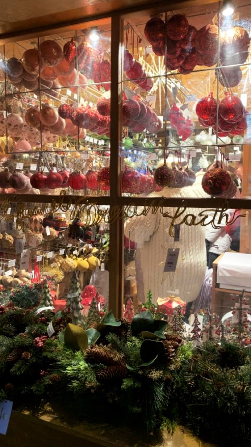 Зеленская показала рождественское настроение (фото)