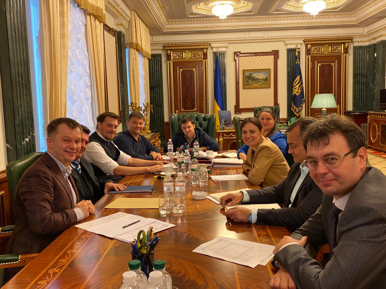 Зеленский сделал громкое заявление об учителях и чиновниках