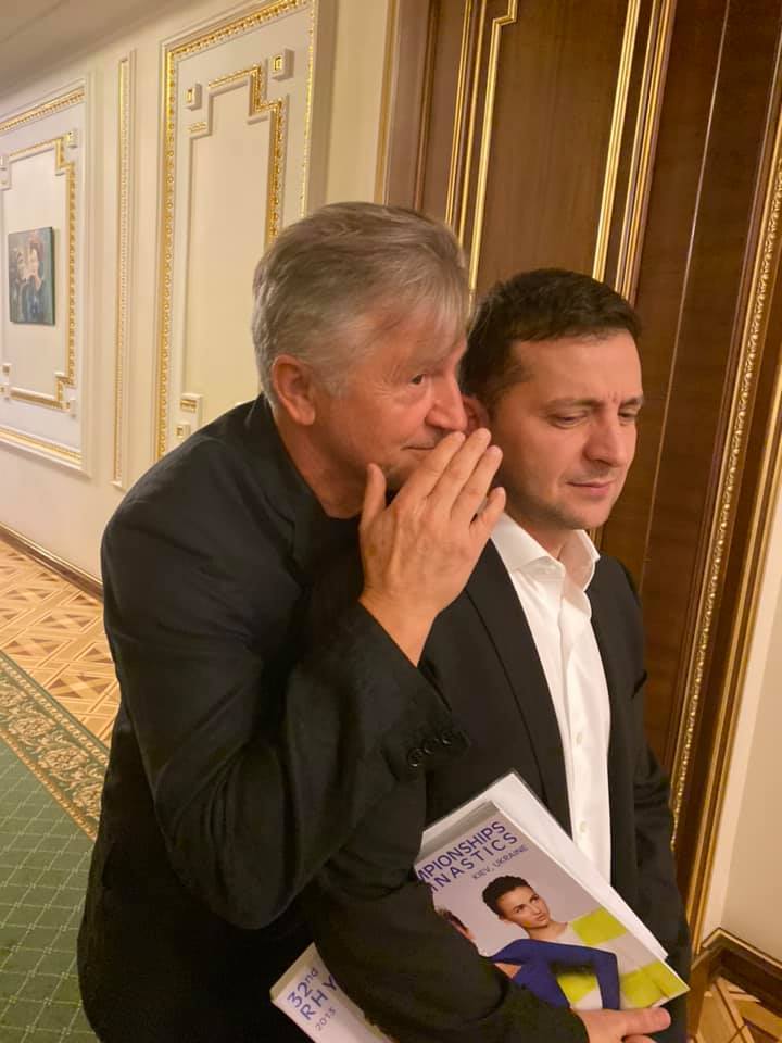 Зеленский завел себе нового "шептуна на ухо" (фото)