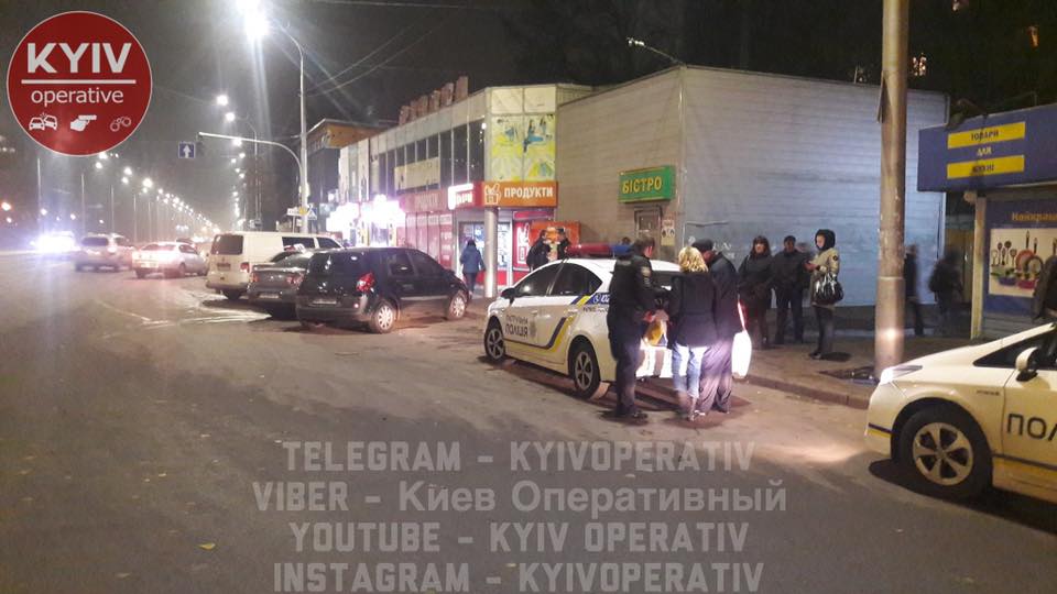 Перелом руки со смещением: в Киеве маршрутчик травмировал пассажирку