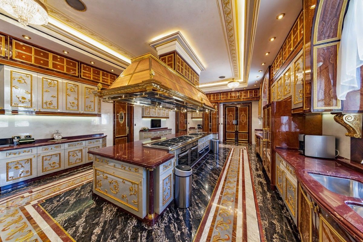 В Израиле продают самый дорогой дворец: принадлежит олигарху родом из Мариуполя