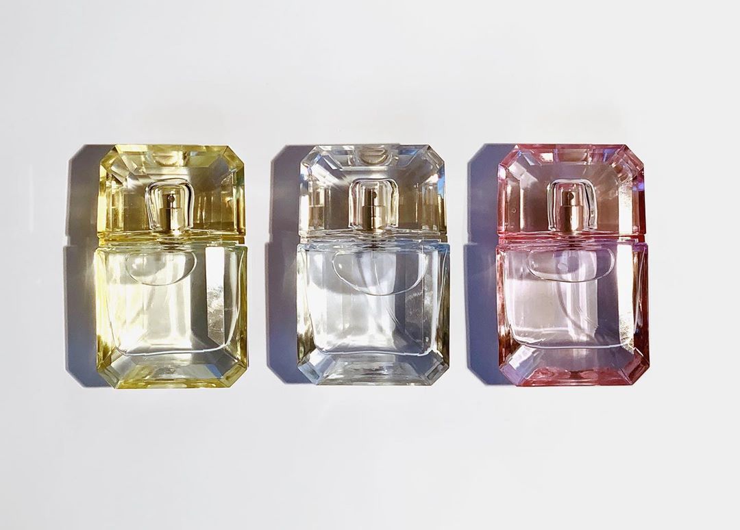 Невероятно похожи! Ким Кардашьян с сестрами снялись в соблазнительных образах для новой кампании