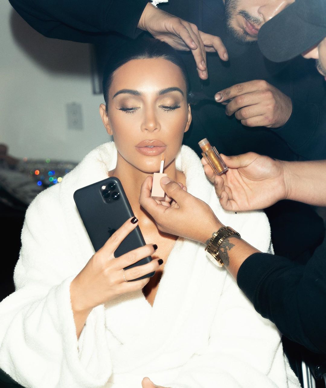 Снежная королева: Ким Кардашьян вдохновила безупречным праздничным макияжем