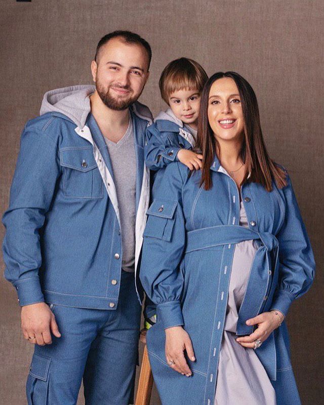 Ідеальна сім'я! Джамала підкорила безуречным джинсовим family look з чоловіком і синочком