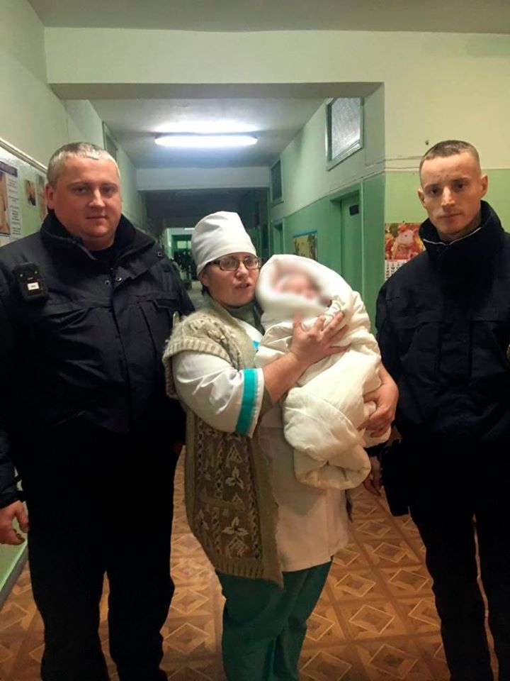 Под Херсоном на улице нашли шестимесячную девочку: все детали