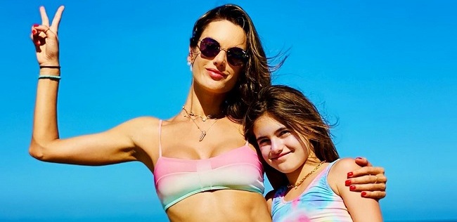 В бикини и объятиях любимого: Алессандра Амброссио показала жаркие кадры с отдыха