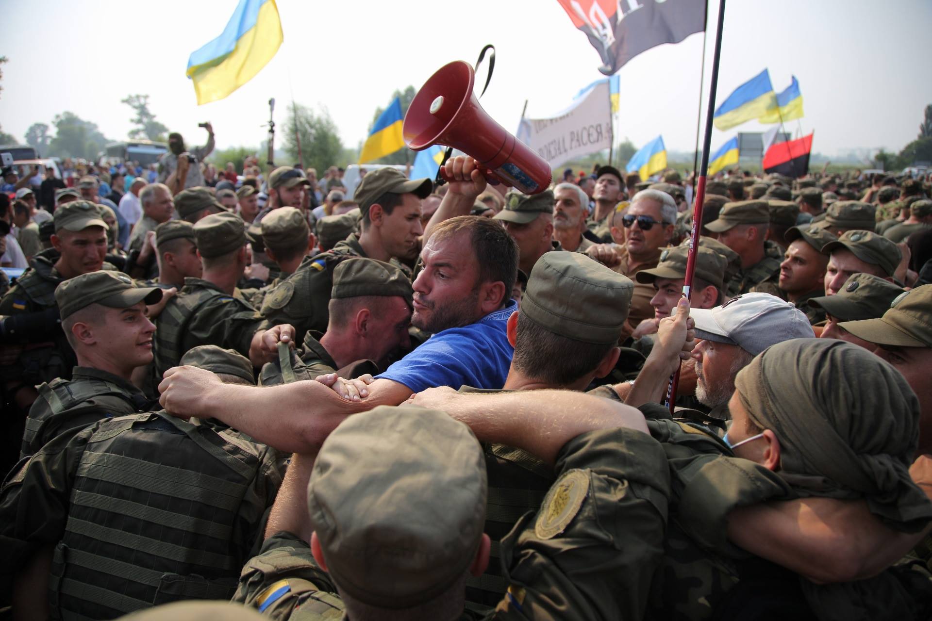 правоохранители отбивали атаки активистов под Борисполем