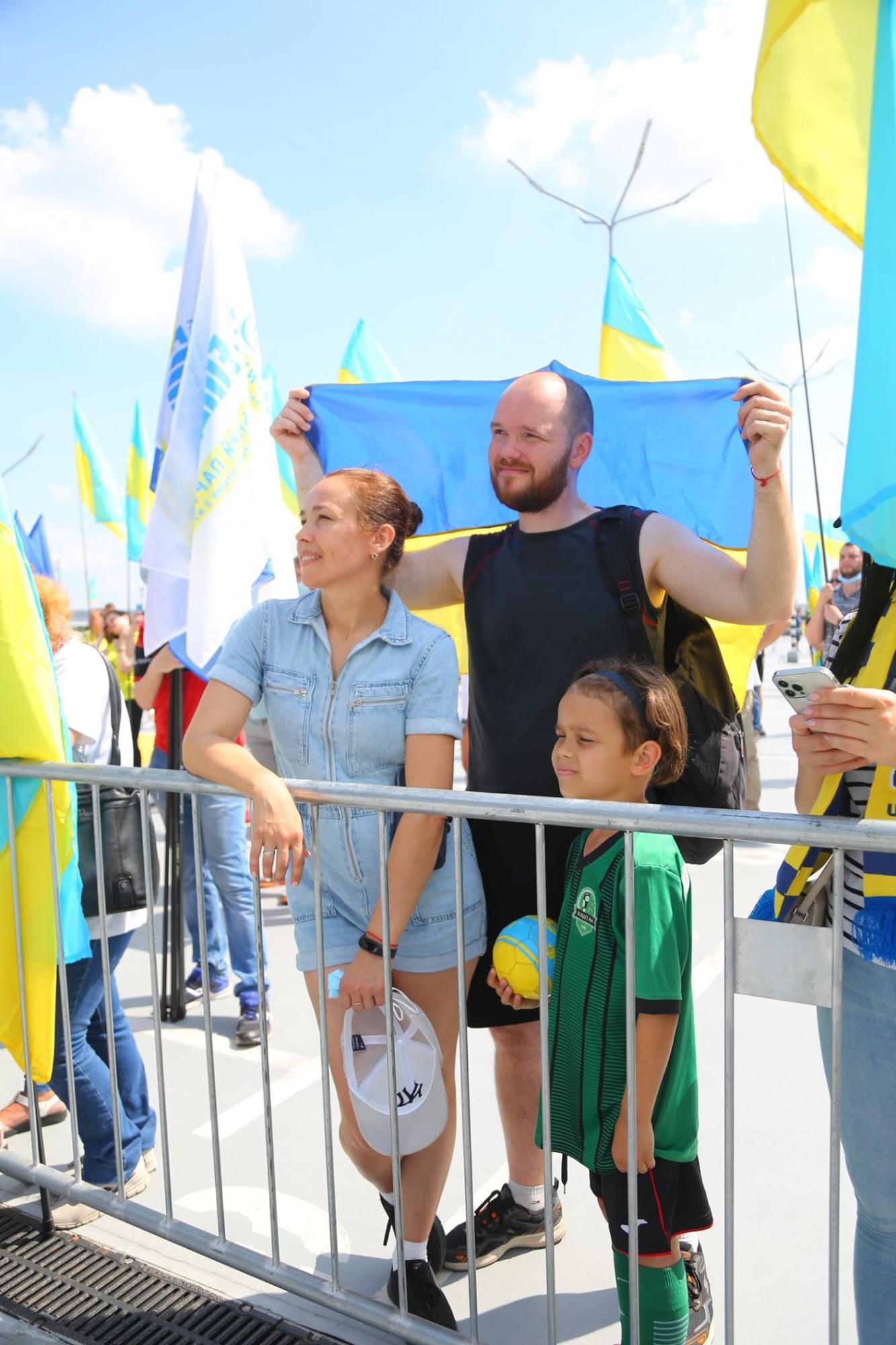 Сборная Украины вернулась домой: яркие фото и видео из "Борисполя"