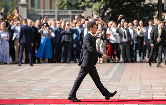 Стартовый рубеж: чем запомнились первые 100 дней президентства Зеленского