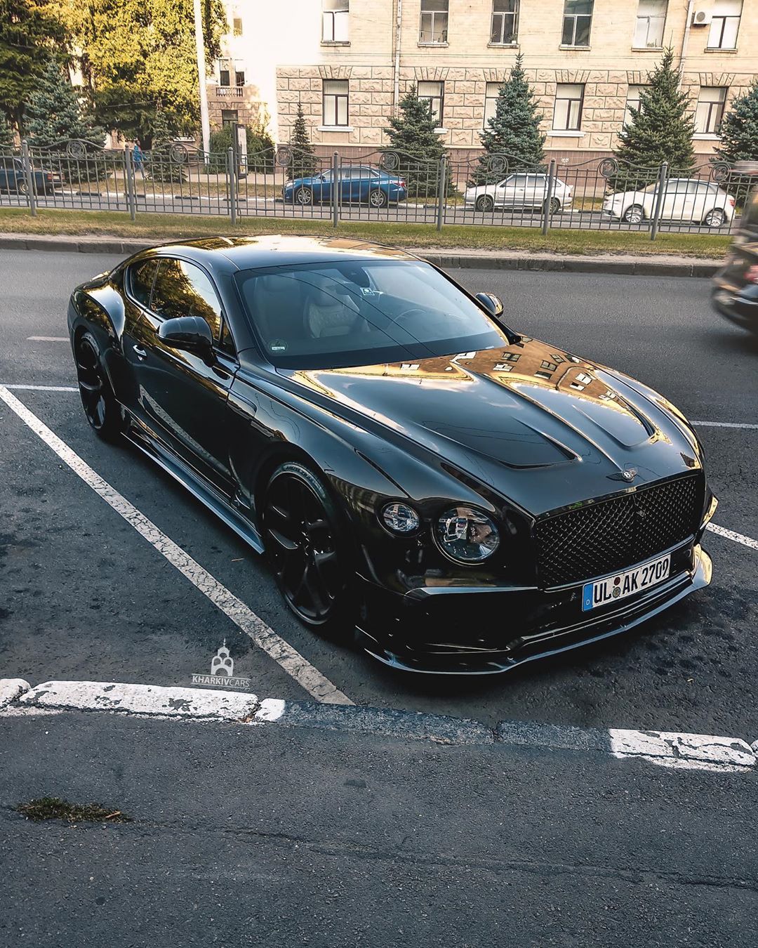 В Харькове заметили редкое элитное авто: таких в мире всего несколько штук (фото)