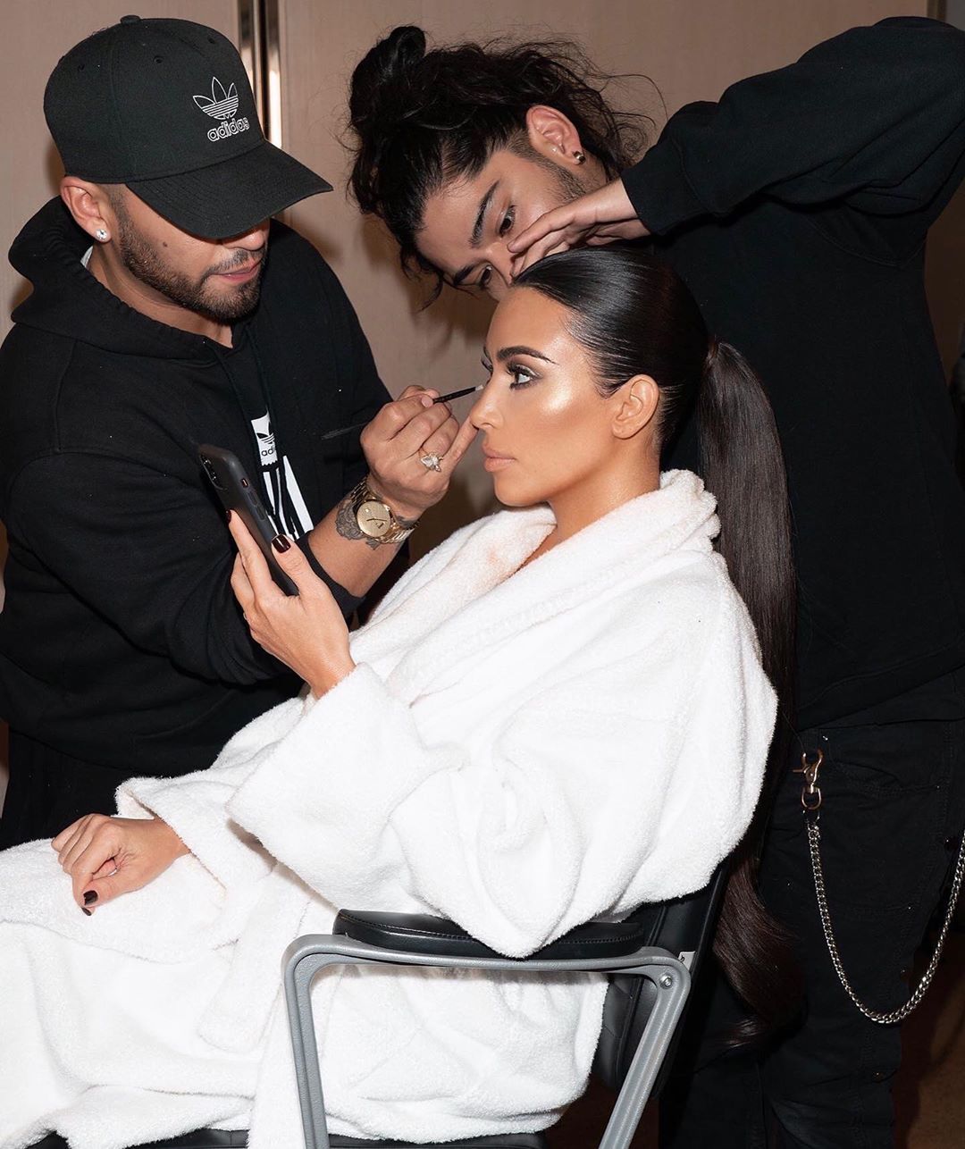 Снежная королева: Ким Кардашьян вдохновила безупречным праздничным макияжем