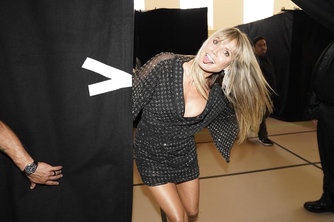 У відвертому міні: 46-річна Хайді Клум похвалилася стрункими ногами і пишними формами