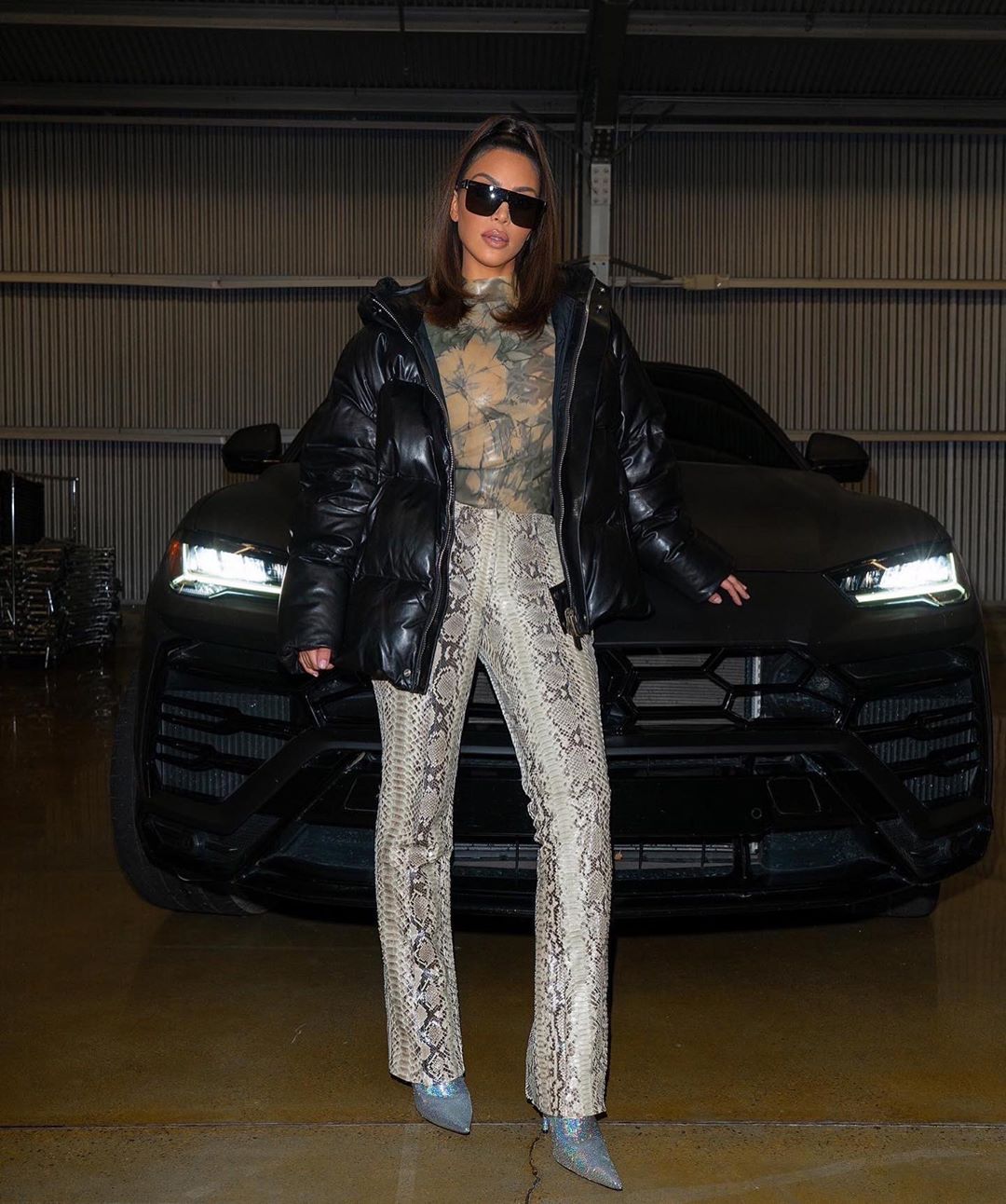 В пуховике и на каблуках: Ким Кардашьян показала, как сочетать вещи в разных стилях