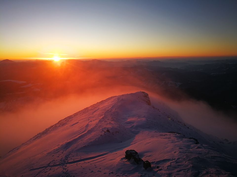 Невероятная красота: появились впечатляющие фото зимних Карпат