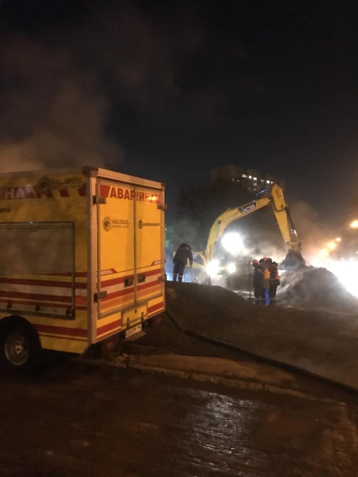 В Киеве снова прорвало трубы: где произошло ЧП