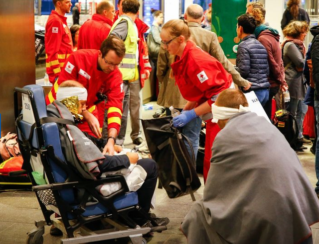 В Австрії на вокзалі зіткнулися два потяги, десятки постраждалих