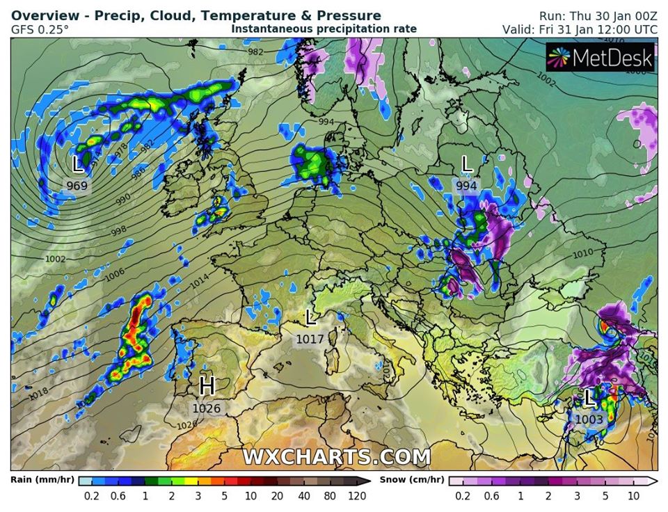 Сильный ветер и снег: синоптики предупредили об ухудшении погоды