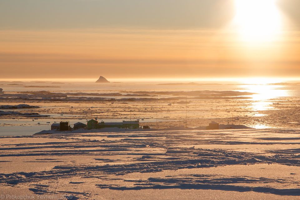 Украинские ученые сделали невероятные фото Антарктиды: снимки красот
