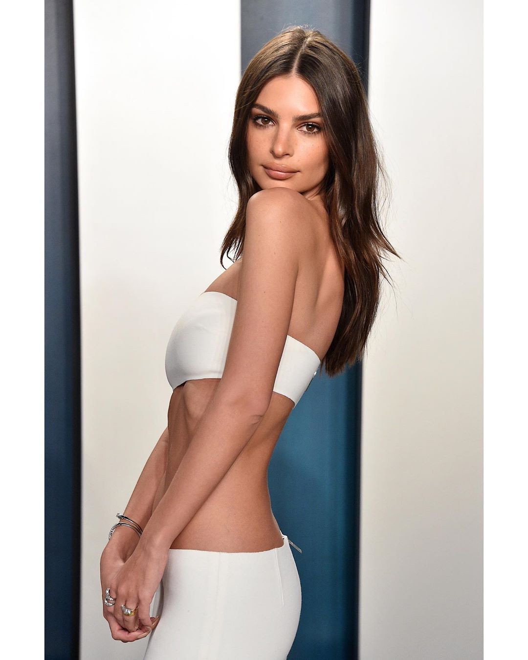 Королева сердец: 5 лучших вариантов макияжа на День всех влюбленных от звезд