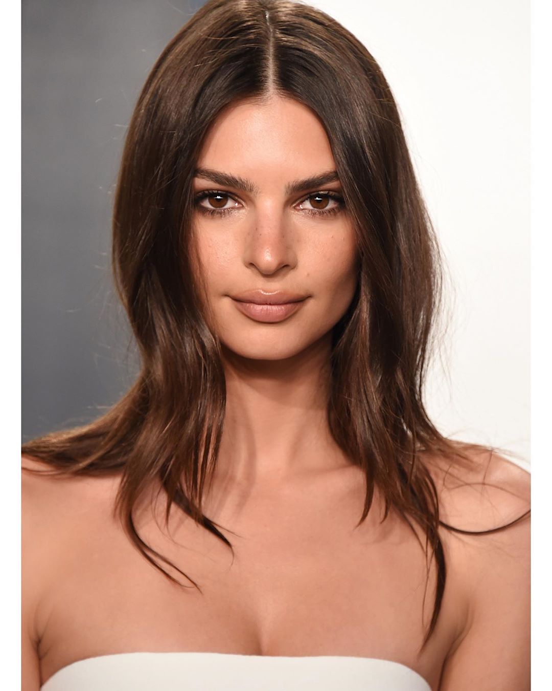 Королева сердец: 5 лучших вариантов макияжа на День всех влюбленных от звезд