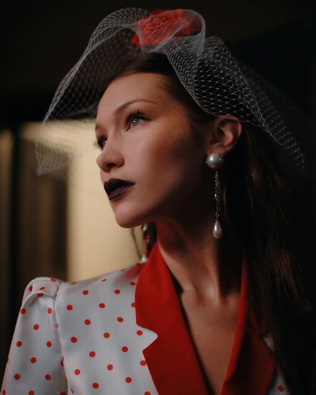 Загадкова наречена: Белла Хадід несподівано вдягла фату та "шлюбну" сукню