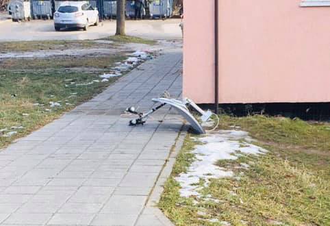 Во Львове бушует ураган: разрушены железнодорожные пути, повалены деревья