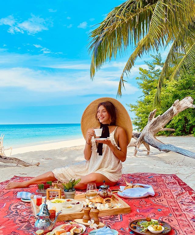 Хотела идти везде: продюсер "Орла и Решки" раскрыла неизвестные детали скандала с Тодоренко