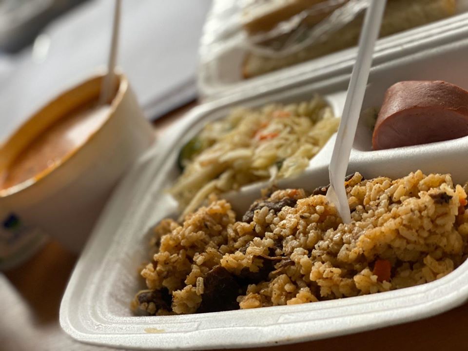 В сети показали, чем кормят украинцев в Новых Санжарах: обед из трех блюд