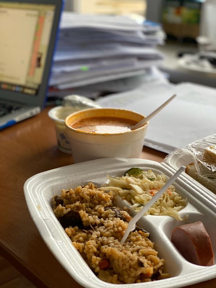 В сети показали, чем кормят украинцев в Новых Санжарах: обед из трех блюд