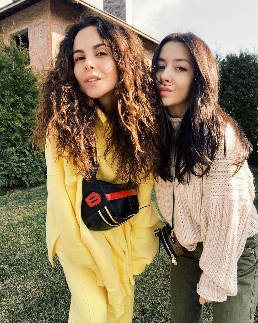 "Сестра?": Настя Каменских показала еще одного члена своей семьи