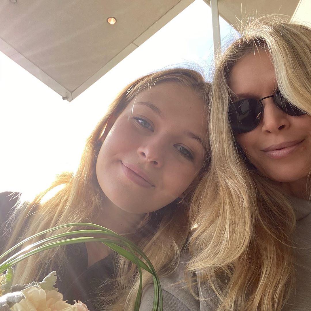 "Прекрасный ангелочек": Вера Брежнева умилила совместным фото с дочкой