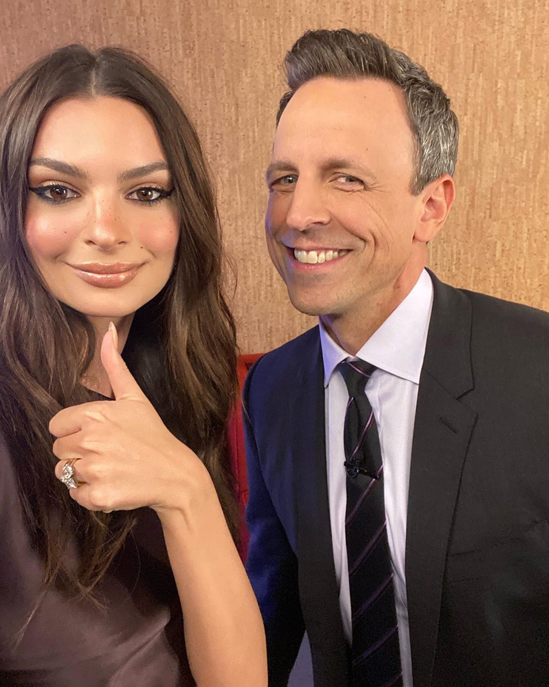 Ідеальна з голови до ніг: Емілі Ратаковскі блищить в ефектному плаття від українського дизайнера