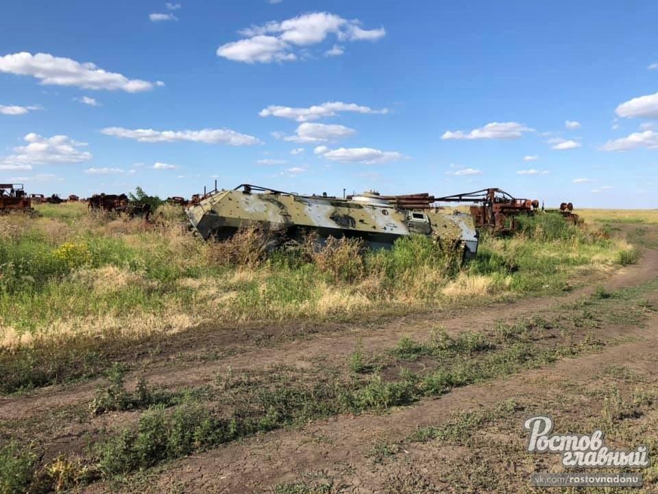 Ни с кем не воюем: появились фото кладбища военной техники под Ростовом