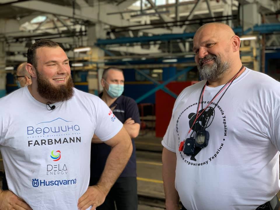 У метро Києва встановили рекорд з перетягування поїзда: сильні фото і відео